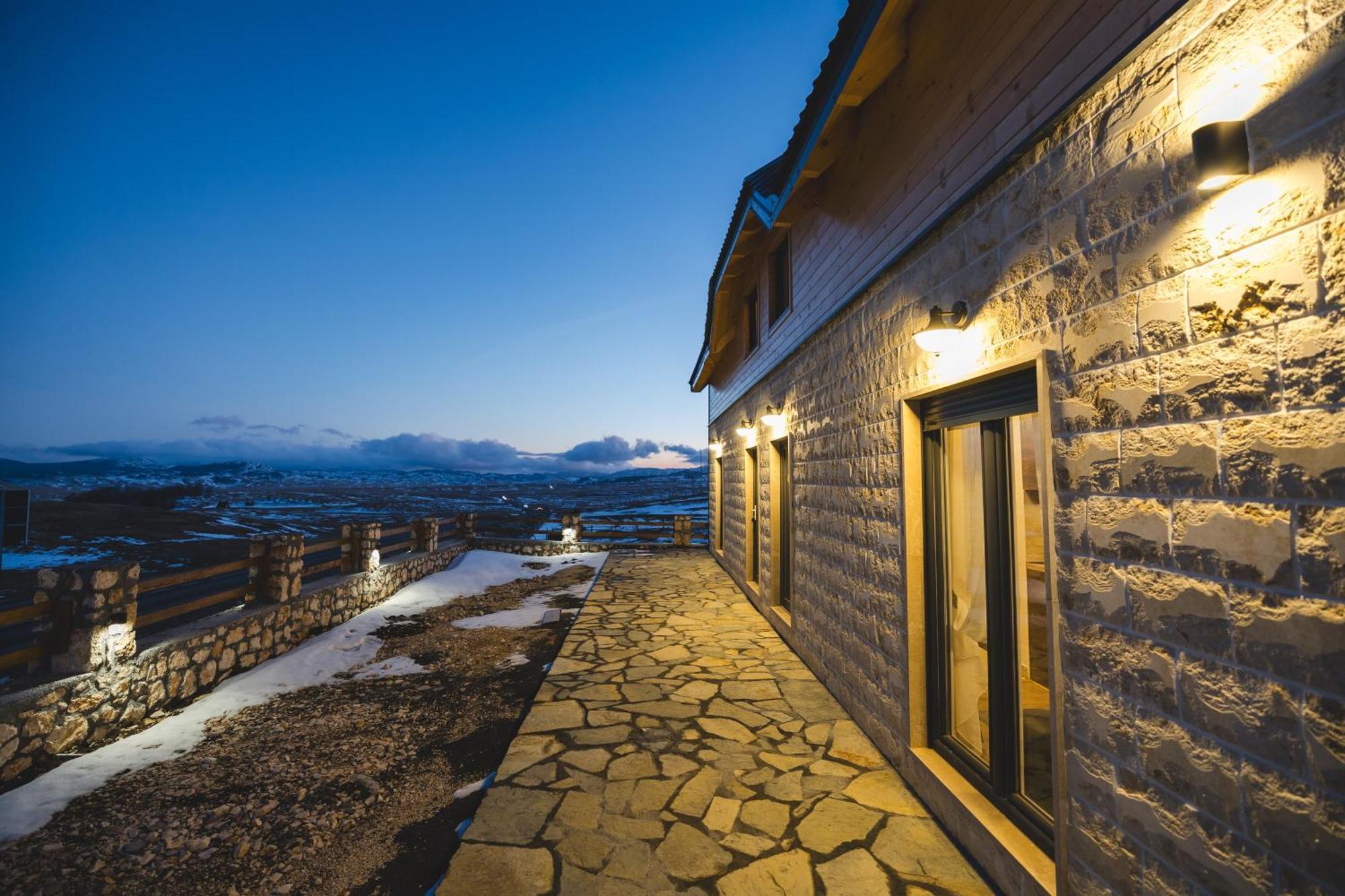 Mountain House Ivanovic Moticki Gaj Exteriör bild